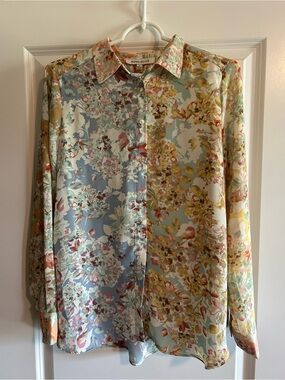 Gorgeous Floral Button-Up Shirt in Pastel Multi